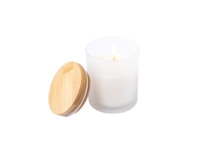 Trivak, candle