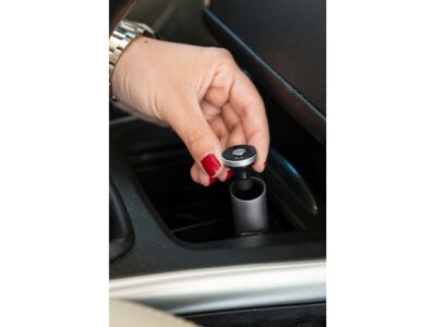 Lacoust, USB car charger