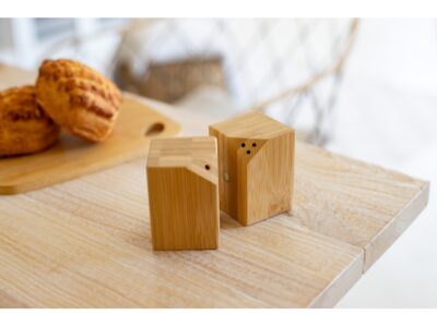 Kerala, salt and pepper shaker set