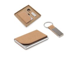 GOSLING. Set koji se sastoji od držača za kartice i držača za ključeve, oba od metala i plute (95099)