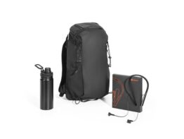 KIT ADVENTURE. Adventure kit je pogodan za one koji vole putovati (70200)