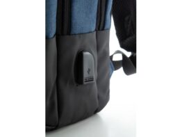 Bezos, backpack
