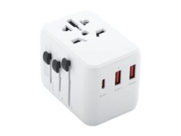 Jetsetter Plus, travel adapter